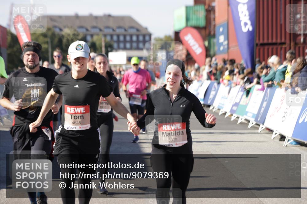 03.10.2025 - Köhlbrandbrückenlauf Jannik Wohlers http://msf.ph/oto/9079369 03.10.2025 13:17:42 Ziel 4012, 4410, 4645, 4679, 4746, 5168, 5339, 5685, 5731, 5732, 5906, 5909, 5917, 6331, 6388, 6485, 6704, 6710 meine-sportfotos.de
