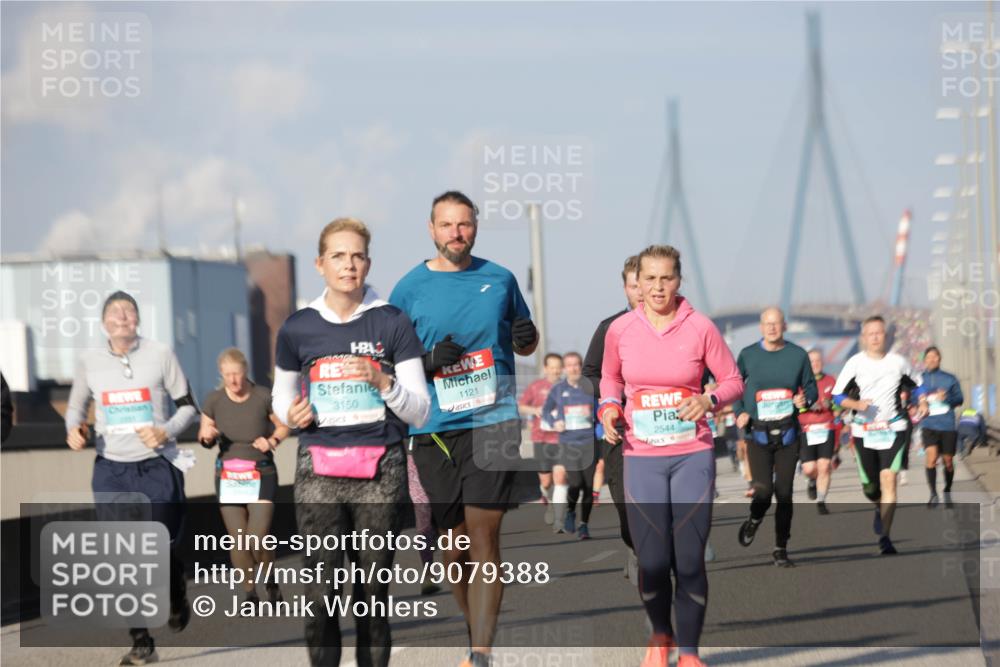 03.10.2025 - Köhlbrandbrückenlauf Jannik Wohlers http://msf.ph/oto/9079388 03.10.2025 10:01:27 Position 3 3150, 1121, 2544 meine-sportfotos.de