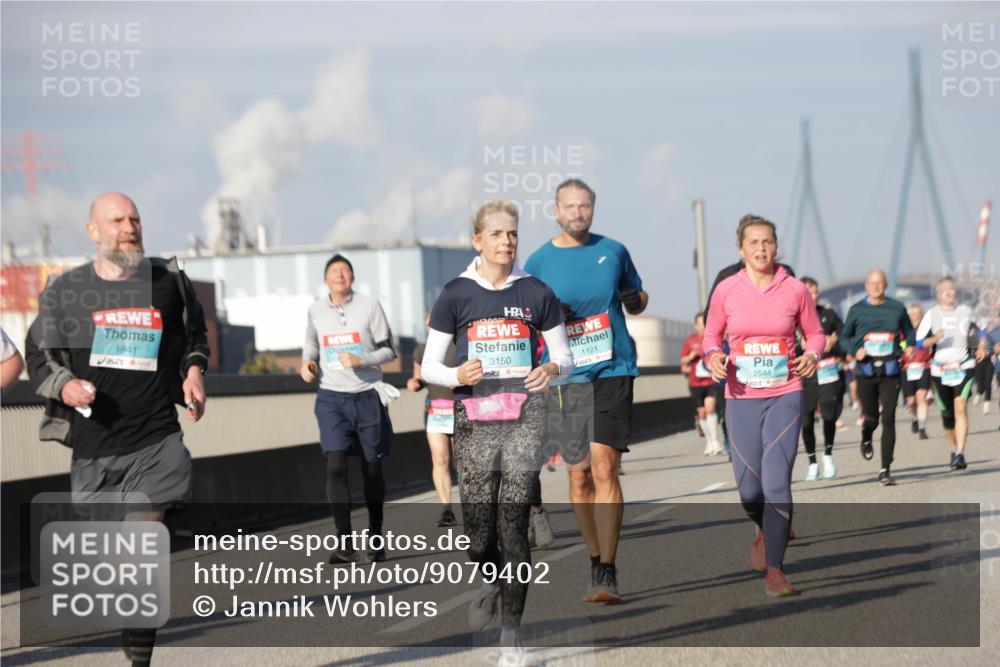 03.10.2025 - Köhlbrandbrückenlauf Jannik Wohlers http://msf.ph/oto/9079402 03.10.2025 10:01:27 Position 3 1941, 3150, 1121, 2544 meine-sportfotos.de