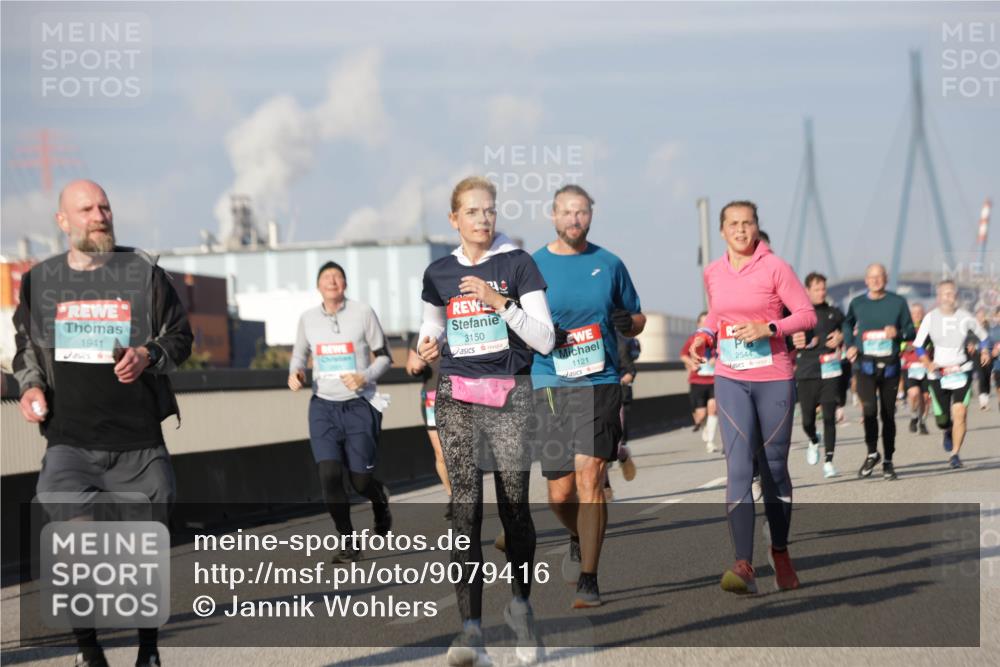 03.10.2025 - Köhlbrandbrückenlauf Jannik Wohlers http://msf.ph/oto/9079416 03.10.2025 10:01:28 Position 3 1941, 3150, 1121, 2544 meine-sportfotos.de