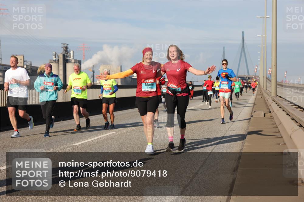 03.10.2025 - Köhlbrandbrückenlauf Lena Gebhardt http://msf.ph/oto/9079418 03.10.2025 10:03:28 Position 2 2169 meine-sportfotos.de