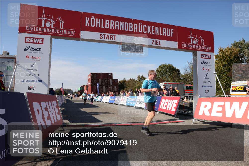 03.10.2025 - Köhlbrandbrückenlauf Lena Gebhardt http://msf.ph/oto/9079419 03.10.2025 13:44:56 Ziel 5932, 6527, 6528, 6542, 6546 meine-sportfotos.de