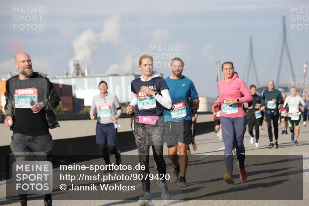 03.10.2025 - Köhlbrandbrückenlauf Jannik Wohlers http://msf.ph/oto/9079420 03.10.2025 10:01:28 Position 3 1941, 3150, 1121, 2544 meine-sportfotos.de