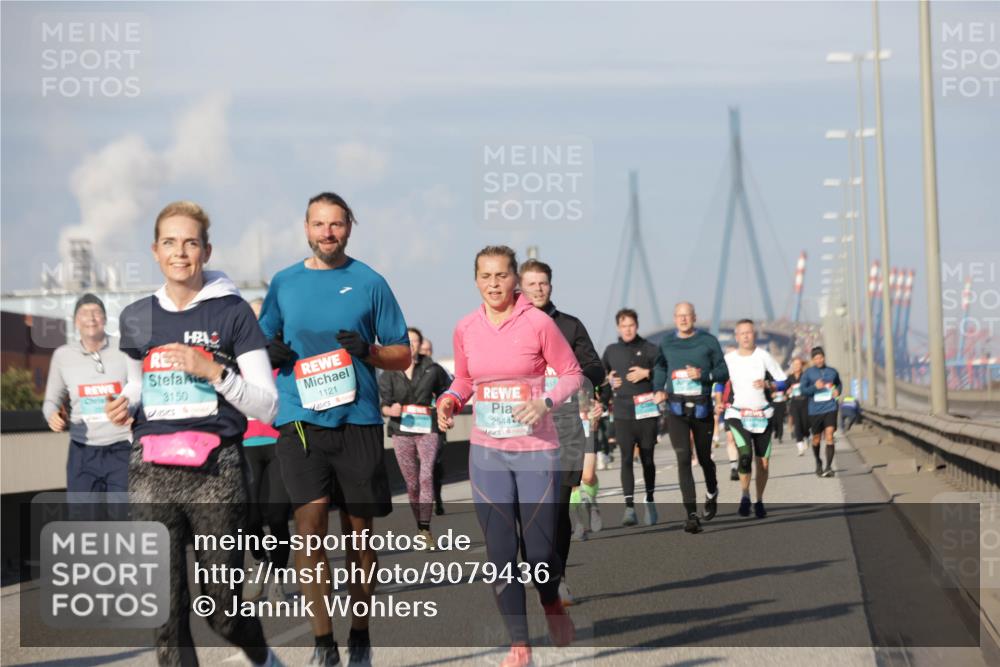 03.10.2025 - Köhlbrandbrückenlauf Jannik Wohlers http://msf.ph/oto/9079436 03.10.2025 10:01:28 Position 3 3150, 1121, 2544 meine-sportfotos.de