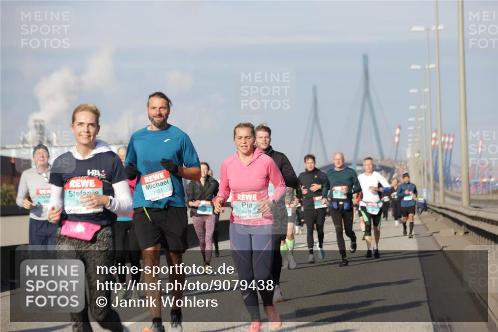 03.10.2025 - Köhlbrandbrückenlauf Jannik Wohlers http://msf.ph/oto/9079438 03.10.2025 10:01:28 Position 3 1121, 2544 meine-sportfotos.de