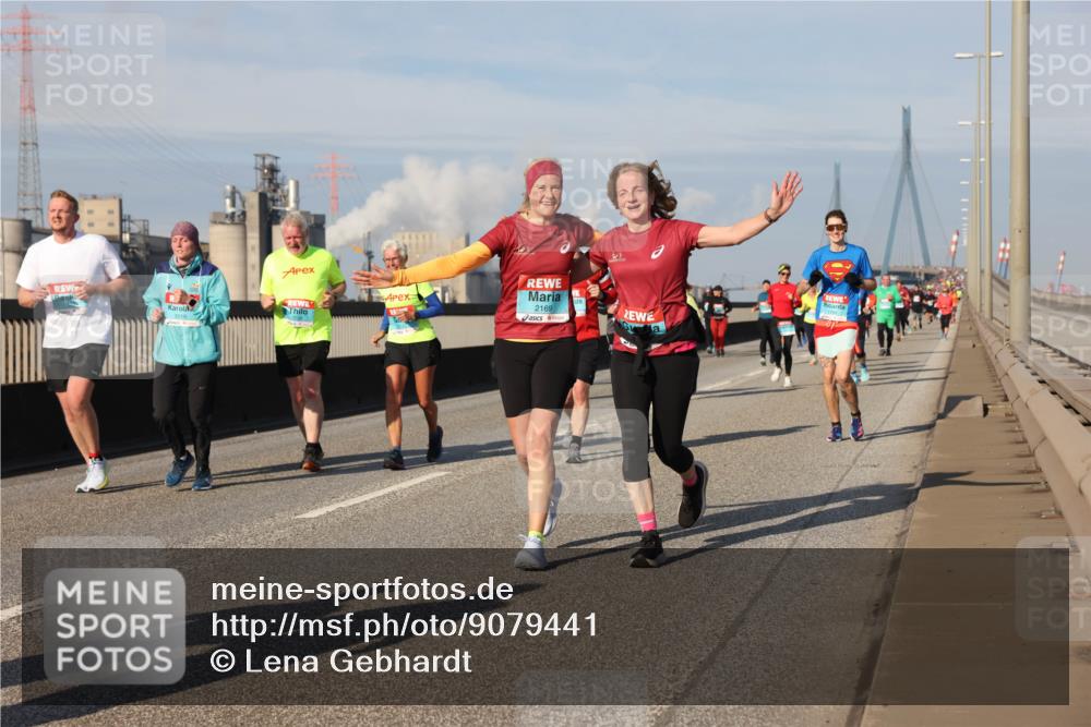03.10.2025 - Köhlbrandbrückenlauf Lena Gebhardt http://msf.ph/oto/9079441 03.10.2025 10:03:28 Position 2 2169 meine-sportfotos.de