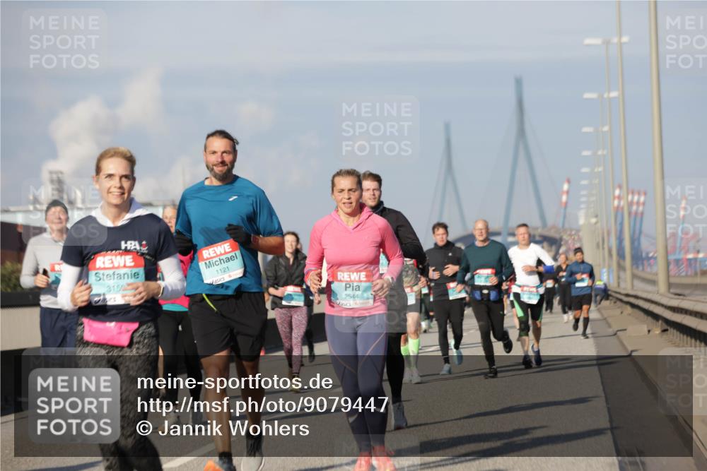03.10.2025 - Köhlbrandbrückenlauf Jannik Wohlers http://msf.ph/oto/9079447 03.10.2025 10:01:28 Position 3 315, 1121, 2544 meine-sportfotos.de