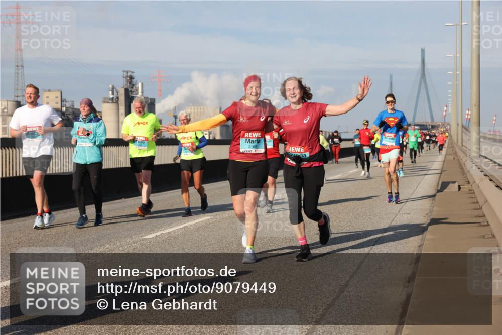 03.10.2025 - Köhlbrandbrückenlauf Lena Gebhardt http://msf.ph/oto/9079449 03.10.2025 10:03:28 Position 2 2169 meine-sportfotos.de