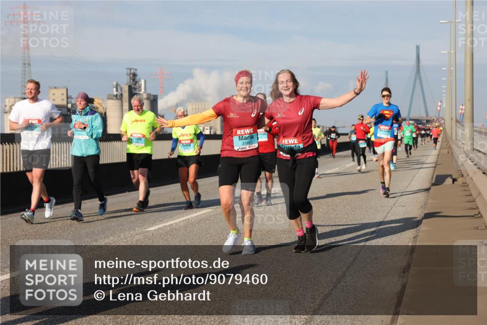 03.10.2025 - Köhlbrandbrückenlauf Lena Gebhardt http://msf.ph/oto/9079460 03.10.2025 10:03:28 Position 2 2169 meine-sportfotos.de