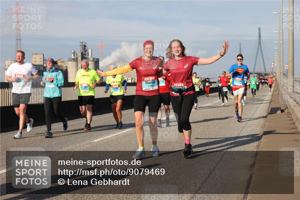 03.10.2025 - Köhlbrandbrückenlauf Lena Gebhardt http://msf.ph/oto/9079469 03.10.2025 10:03:28 Position 2 2169 meine-sportfotos.de