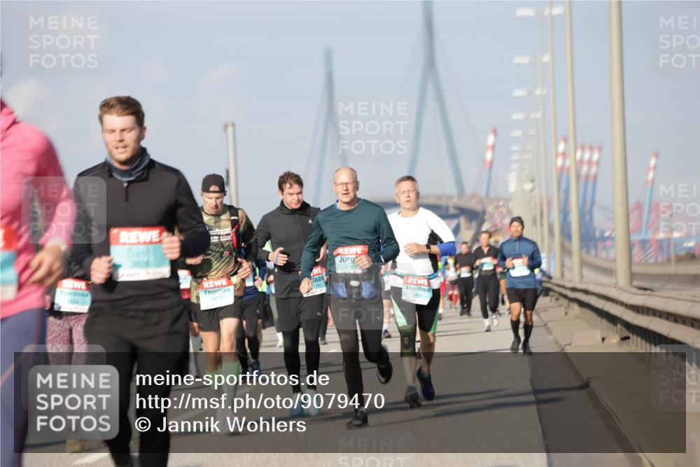 03.10.2025 - Köhlbrandbrückenlauf Jannik Wohlers http://msf.ph/oto/9079470 03.10.2025 10:01:30 Position 3 3828, 2413, 1760, 113, 24041 meine-sportfotos.de