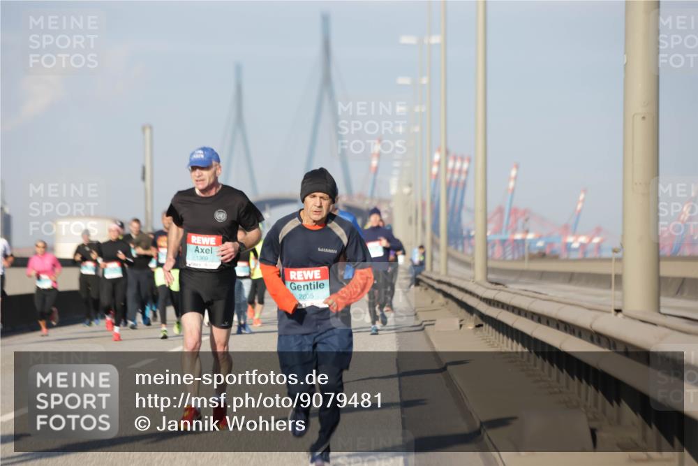 03.10.2025 - Köhlbrandbrückenlauf Jannik Wohlers http://msf.ph/oto/9079481 03.10.2025 09:53:32 Position 3 1369, 2805 meine-sportfotos.de