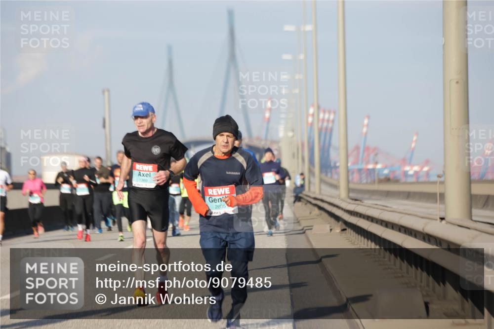 03.10.2025 - Köhlbrandbrückenlauf Jannik Wohlers http://msf.ph/oto/9079485 03.10.2025 09:53:32 Position 3 1369, 2805 meine-sportfotos.de