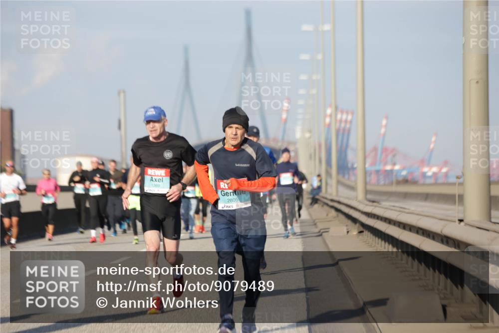 03.10.2025 - Köhlbrandbrückenlauf Jannik Wohlers http://msf.ph/oto/9079489 03.10.2025 09:53:32 Position 3 1369, 2805 meine-sportfotos.de