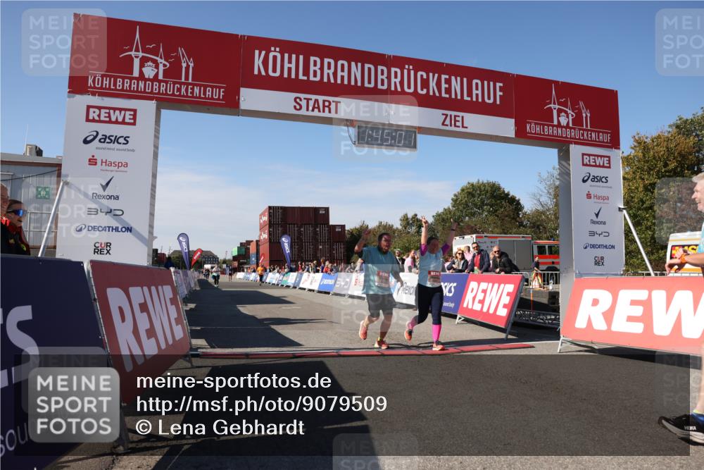 03.10.2025 - Köhlbrandbrückenlauf Lena Gebhardt http://msf.ph/oto/9079509 03.10.2025 13:45:02 Ziel 6527, 6528, 6542, 6546 meine-sportfotos.de