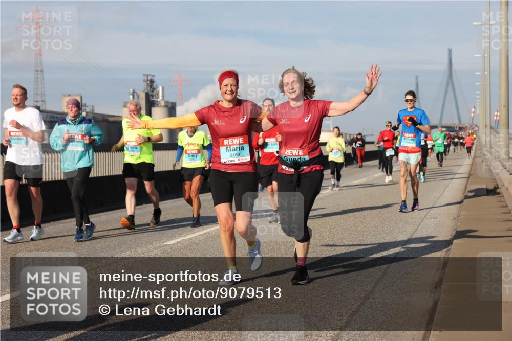 03.10.2025 - Köhlbrandbrückenlauf Lena Gebhardt http://msf.ph/oto/9079513 03.10.2025 10:03:29 Position 2 3519, 2169, 1709 meine-sportfotos.de