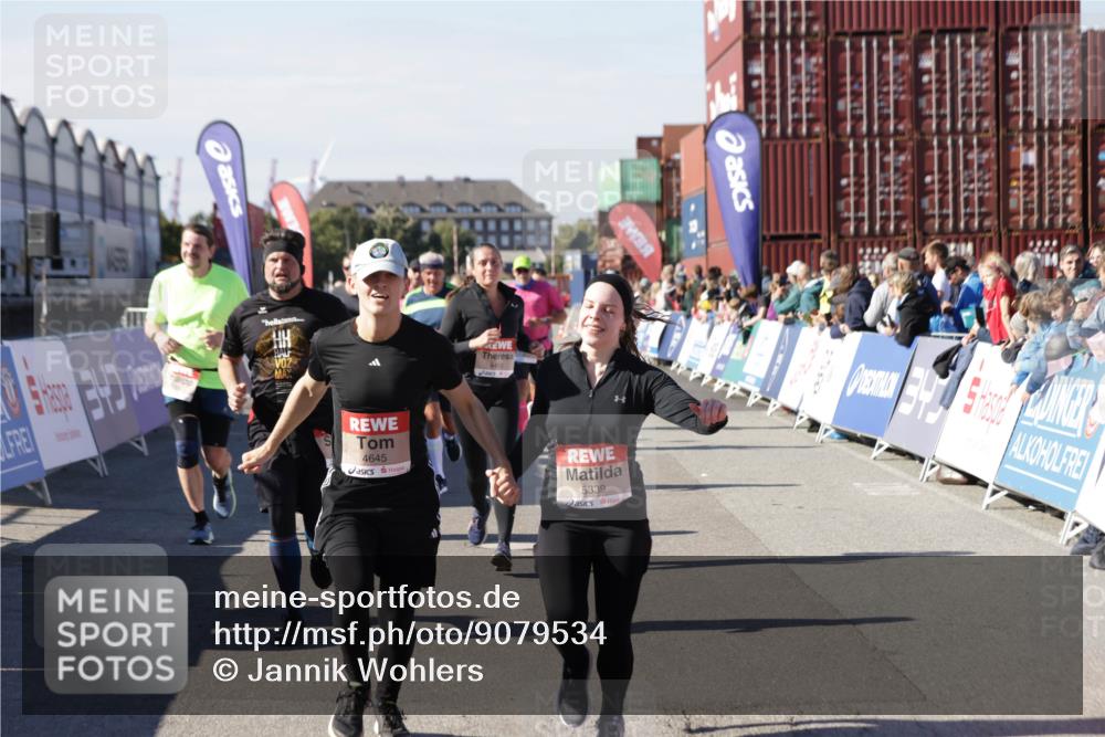 03.10.2025 - Köhlbrandbrückenlauf Jannik Wohlers http://msf.ph/oto/9079534 03.10.2025 13:17:43 Ziel 4012, 4410, 4645, 4679, 4829, 5168, 5339, 5685, 5731, 5732, 5906, 5909, 5917, 6331, 6388, 6485, 6704 meine-sportfotos.de