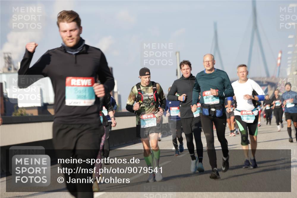 03.10.2025 - Köhlbrandbrückenlauf Jannik Wohlers http://msf.ph/oto/9079541 03.10.2025 10:01:31 Position 3  meine-sportfotos.de