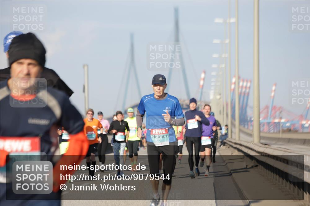 03.10.2025 - Köhlbrandbrückenlauf Jannik Wohlers http://msf.ph/oto/9079544 03.10.2025 09:53:35 Position 3 3261 meine-sportfotos.de