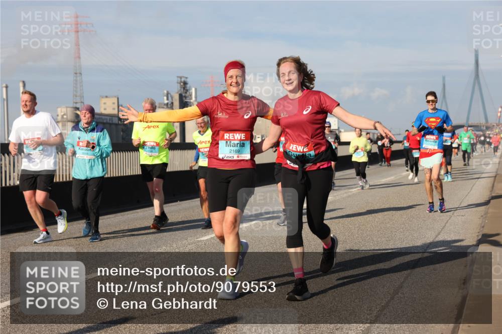 03.10.2025 - Köhlbrandbrückenlauf Lena Gebhardt http://msf.ph/oto/9079553 03.10.2025 10:03:29 Position 2 2169, 3519, 2739, 1709 meine-sportfotos.de