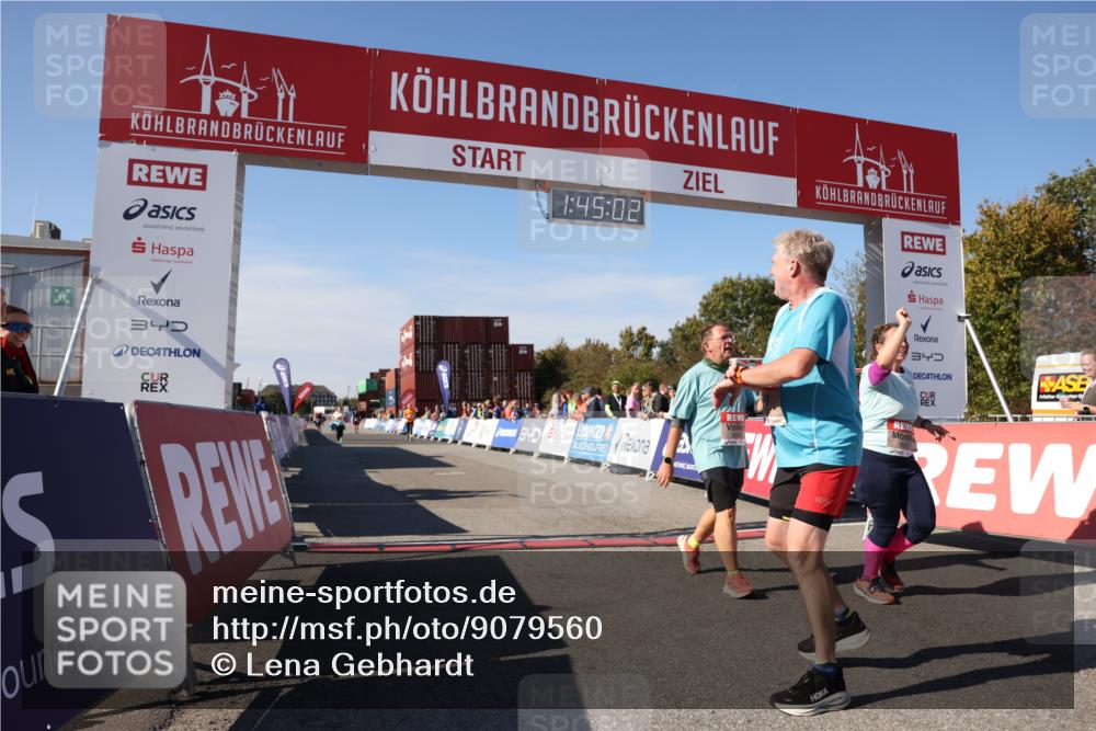 03.10.2025 - Köhlbrandbrückenlauf Lena Gebhardt http://msf.ph/oto/9079560 03.10.2025 13:45:03 Ziel 6527, 6528, 6542, 6546 meine-sportfotos.de