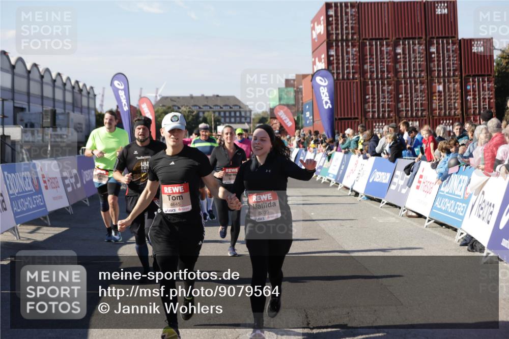 03.10.2025 - Köhlbrandbrückenlauf Jannik Wohlers http://msf.ph/oto/9079564 03.10.2025 13:17:43 Ziel 4012, 4410, 4645, 4679, 4829, 5168, 5339, 5685, 5731, 5732, 5906, 5909, 5917, 6331, 6388, 6485, 6704 meine-sportfotos.de