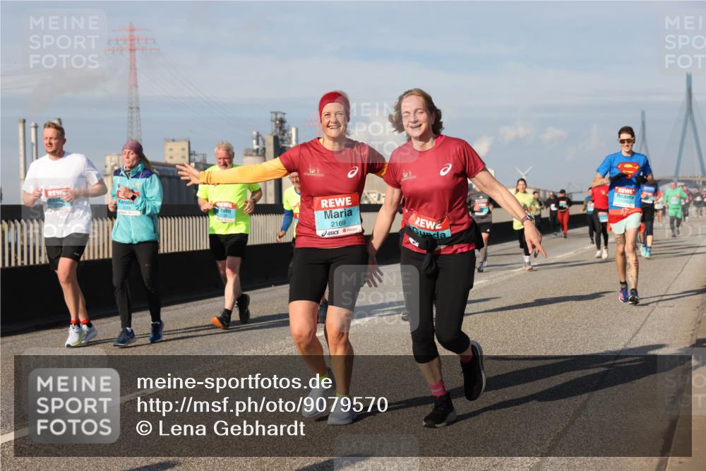 03.10.2025 - Köhlbrandbrückenlauf Lena Gebhardt http://msf.ph/oto/9079570 03.10.2025 10:03:29 Position 2 3519, 2169, 5 meine-sportfotos.de