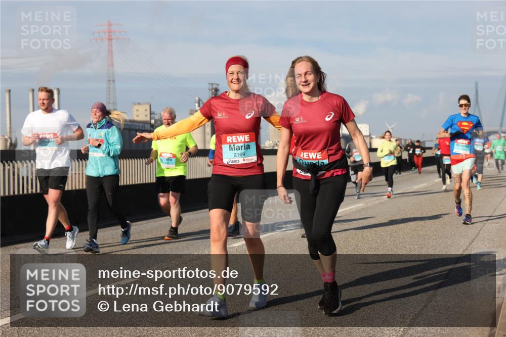03.10.2025 - Köhlbrandbrückenlauf Lena Gebhardt http://msf.ph/oto/9079592 03.10.2025 10:03:29 Position 2 2169 meine-sportfotos.de