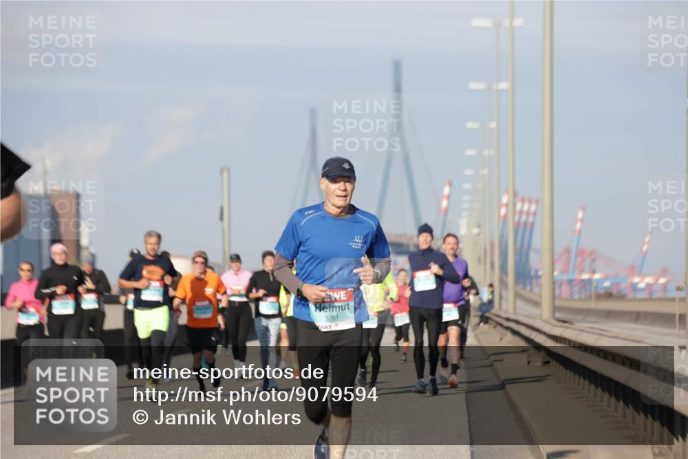 03.10.2025 - Köhlbrandbrückenlauf Jannik Wohlers http://msf.ph/oto/9079594 03.10.2025 09:53:36 Position 3 222, 3261 meine-sportfotos.de