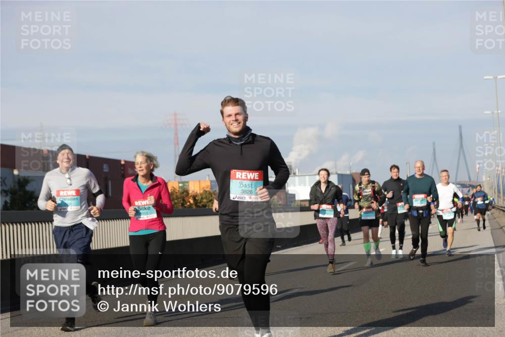 03.10.2025 - Köhlbrandbrückenlauf Jannik Wohlers http://msf.ph/oto/9079596 03.10.2025 10:01:33 Position 3 2853, 3826 meine-sportfotos.de