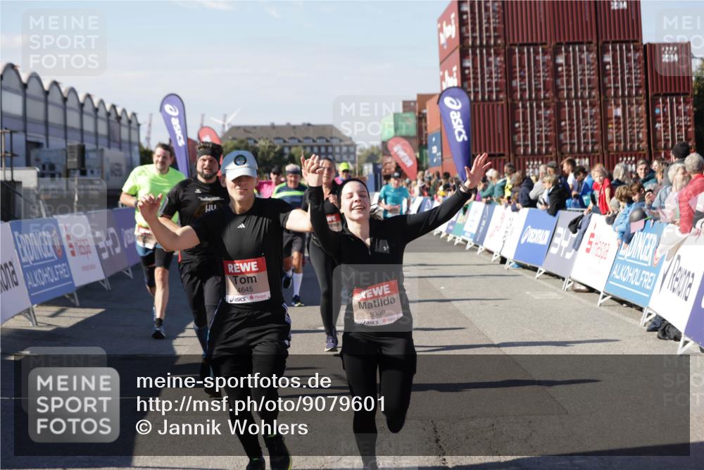 03.10.2025 - Köhlbrandbrückenlauf Jannik Wohlers http://msf.ph/oto/9079601 03.10.2025 13:17:43 Ziel 4012, 4410, 4645, 4679, 4829, 5168, 5339, 5685, 5731, 5732, 5906, 5909, 5917, 6331, 6388, 6485, 6704 meine-sportfotos.de
