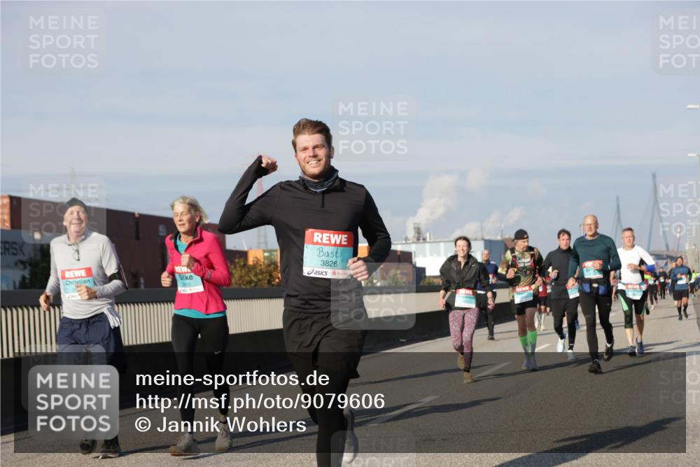 03.10.2025 - Köhlbrandbrückenlauf Jannik Wohlers http://msf.ph/oto/9079606 03.10.2025 10:01:33 Position 3 2853, 3826 meine-sportfotos.de