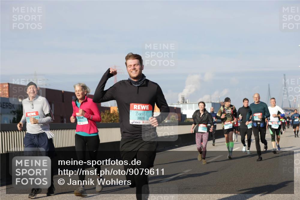 03.10.2025 - Köhlbrandbrückenlauf Jannik Wohlers http://msf.ph/oto/9079611 03.10.2025 10:01:33 Position 3 3826 meine-sportfotos.de