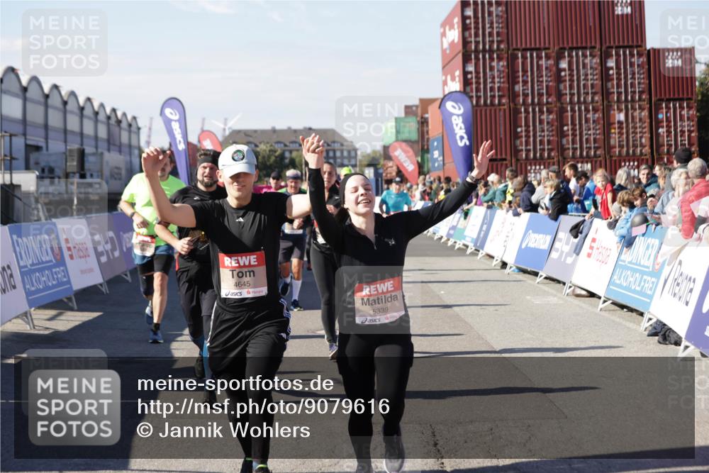 03.10.2025 - Köhlbrandbrückenlauf Jannik Wohlers http://msf.ph/oto/9079616 03.10.2025 13:17:43 Ziel 4012, 4410, 4645, 4679, 4829, 5168, 5339, 5685, 5731, 5732, 5906, 5909, 5917, 6331, 6388, 6485, 6704 meine-sportfotos.de