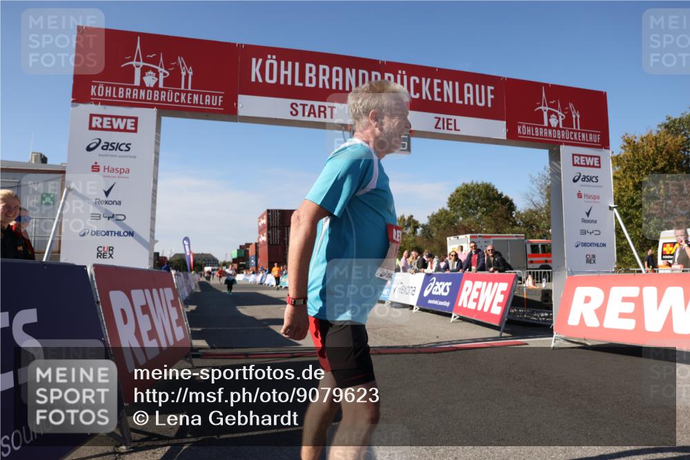 03.10.2025 - Köhlbrandbrückenlauf Lena Gebhardt http://msf.ph/oto/9079623 03.10.2025 13:45:05 Ziel 6527, 6528 meine-sportfotos.de