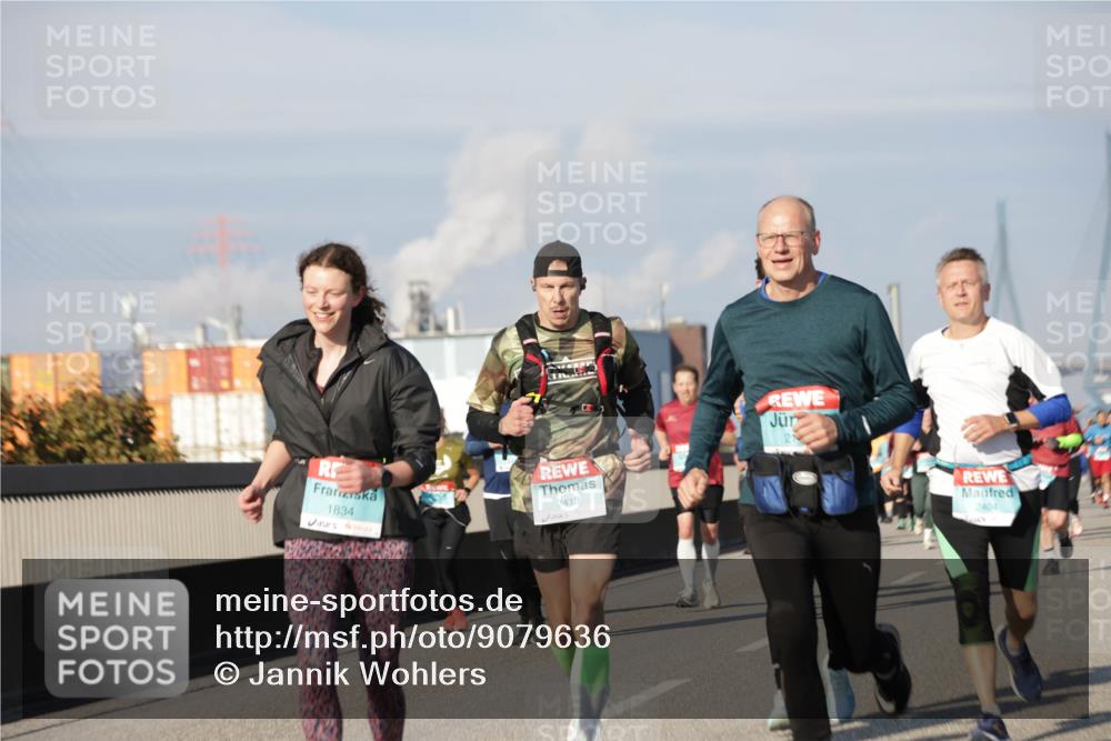 03.10.2025 - Köhlbrandbrückenlauf Jannik Wohlers http://msf.ph/oto/9079636 03.10.2025 10:01:34 Position 3 2413, 1834, 2404 meine-sportfotos.de