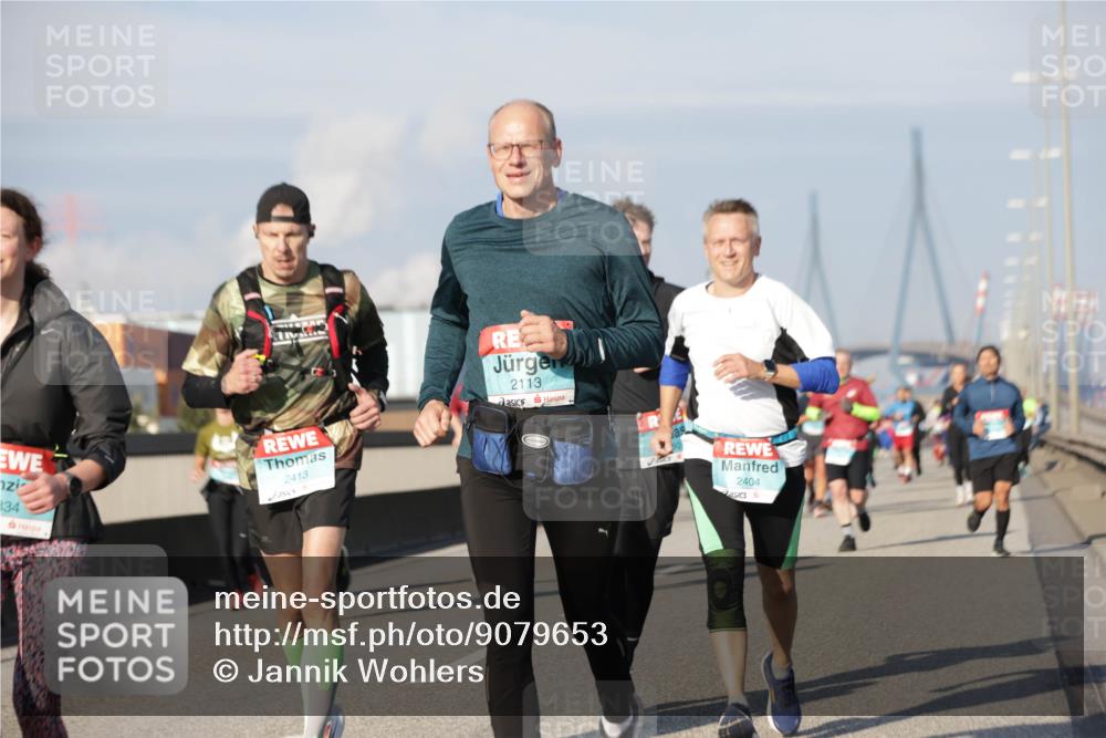 03.10.2025 - Köhlbrandbrückenlauf Jannik Wohlers http://msf.ph/oto/9079653 03.10.2025 10:01:35 Position 3 834, 2413, 2113, 2404 meine-sportfotos.de