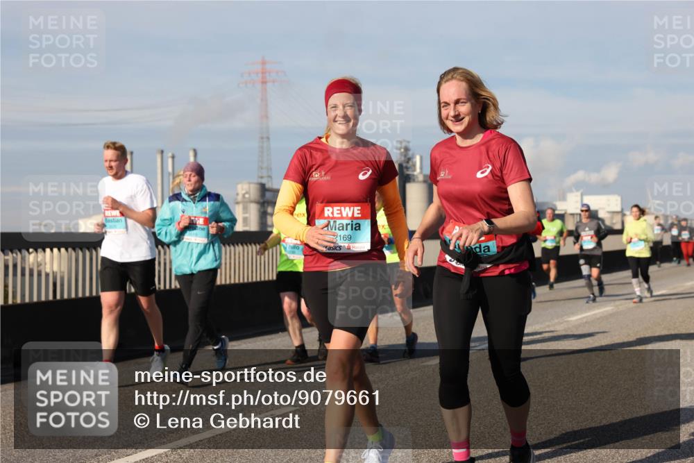 03.10.2025 - Köhlbrandbrückenlauf Lena Gebhardt http://msf.ph/oto/9079661 03.10.2025 10:03:30 Position 2 169 meine-sportfotos.de