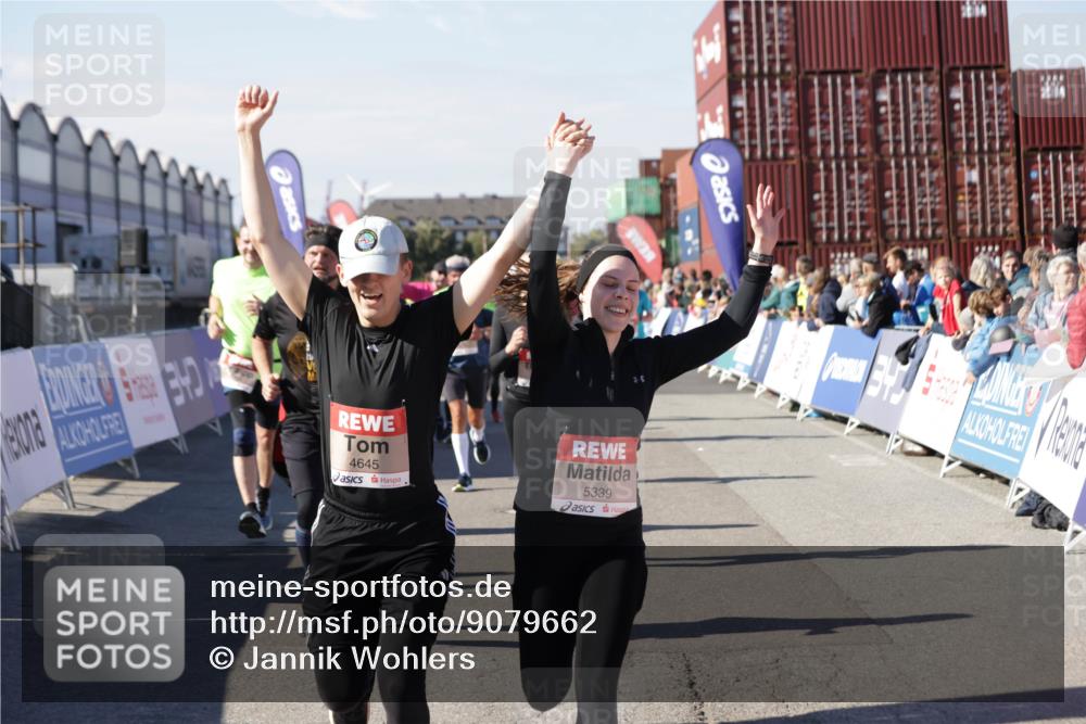 03.10.2025 - Köhlbrandbrückenlauf Jannik Wohlers http://msf.ph/oto/9079662 03.10.2025 13:17:43 Ziel 4012, 4410, 4645, 4679, 4829, 5168, 5339, 5685, 5731, 5732, 5906, 5909, 5917, 6331, 6388, 6485, 6704 meine-sportfotos.de
