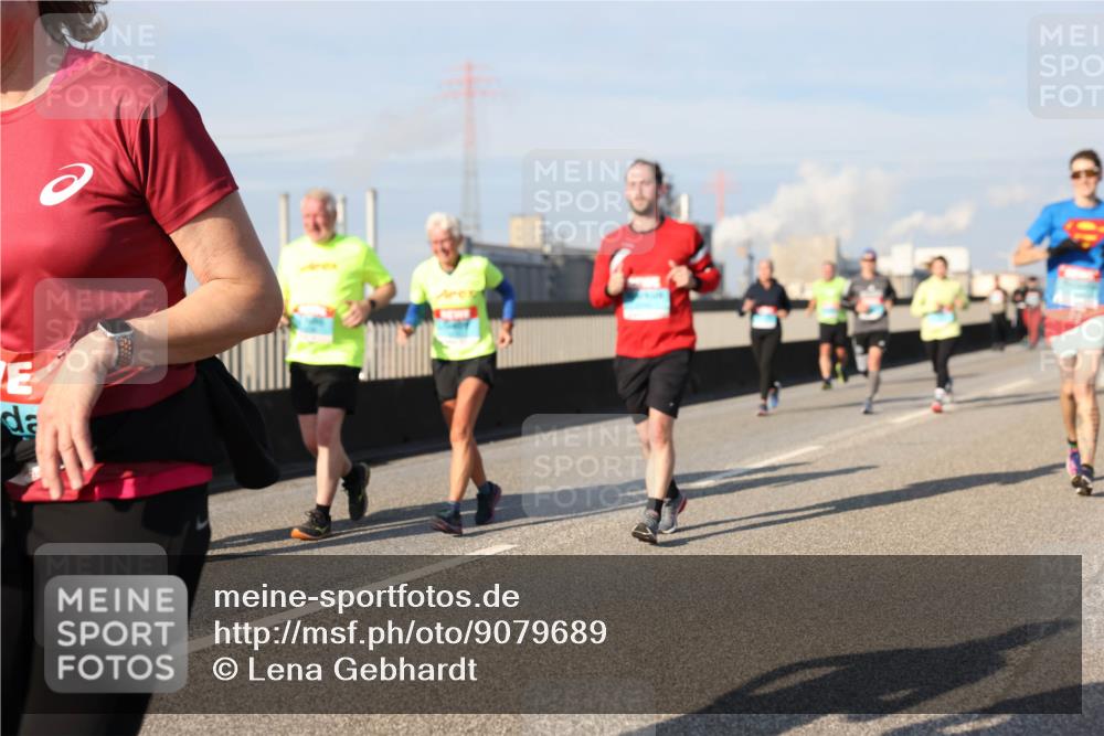 03.10.2025 - Köhlbrandbrückenlauf Lena Gebhardt http://msf.ph/oto/9079689 03.10.2025 10:03:31 Position 2  meine-sportfotos.de