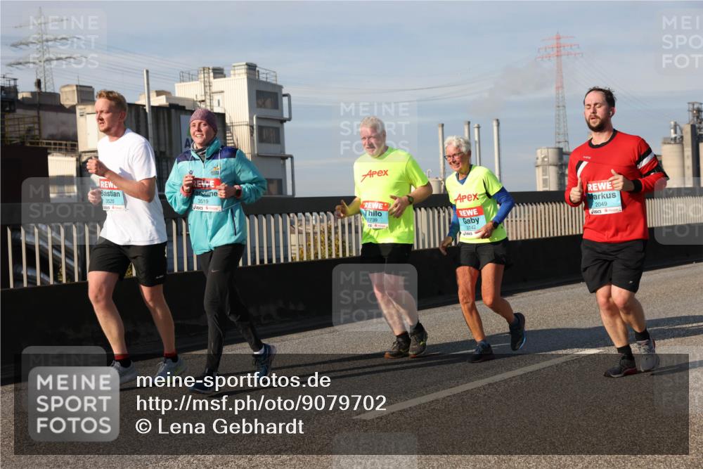 03.10.2025 - Köhlbrandbrückenlauf Lena Gebhardt http://msf.ph/oto/9079702 03.10.2025 10:03:31 Position 2 3520, 3519, 2739, 2742, 2049 meine-sportfotos.de