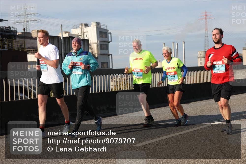 03.10.2025 - Köhlbrandbrückenlauf Lena Gebhardt http://msf.ph/oto/9079707 03.10.2025 10:03:31 Position 2 3520, 3519, 2739, 2742, 2049 meine-sportfotos.de