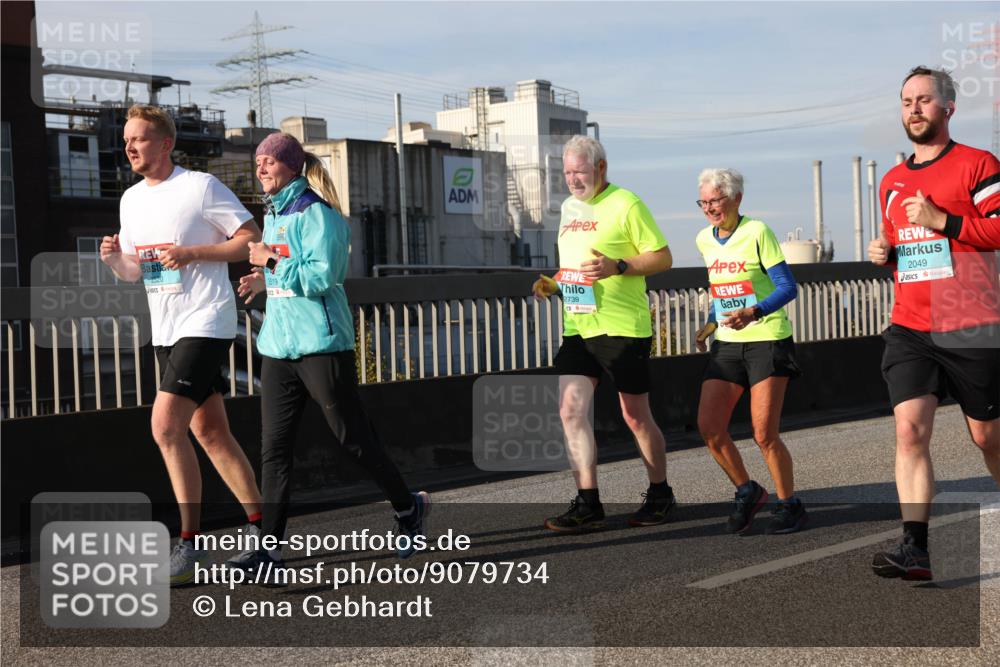 03.10.2025 - Köhlbrandbrückenlauf Lena Gebhardt http://msf.ph/oto/9079734 03.10.2025 10:03:31 Position 2 3520, 3519, 2739, 2049 meine-sportfotos.de