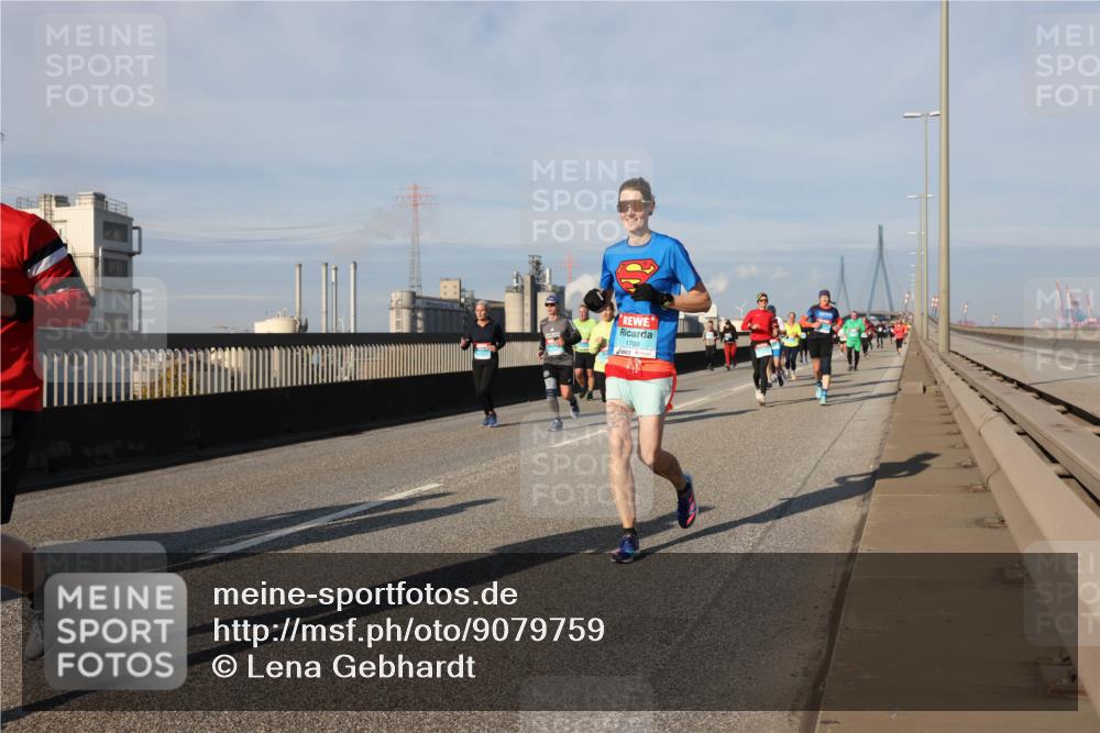 03.10.2025 - Köhlbrandbrückenlauf Lena Gebhardt http://msf.ph/oto/9079759 03.10.2025 10:03:32 Position 2 1709 meine-sportfotos.de