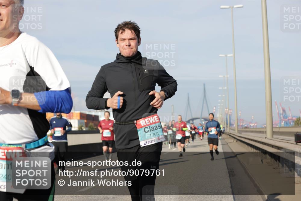 03.10.2025 - Köhlbrandbrückenlauf Jannik Wohlers http://msf.ph/oto/9079761 03.10.2025 10:01:38 Position 3 2404, 1760 meine-sportfotos.de