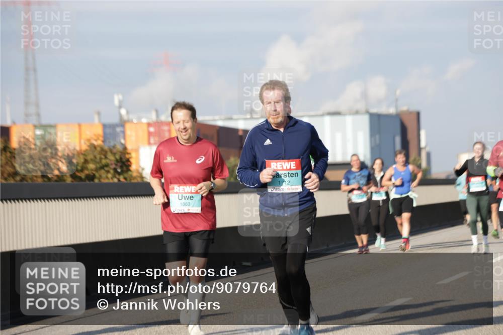 03.10.2025 - Köhlbrandbrückenlauf Jannik Wohlers http://msf.ph/oto/9079764 03.10.2025 10:01:40 Position 3 1883, 1712 meine-sportfotos.de