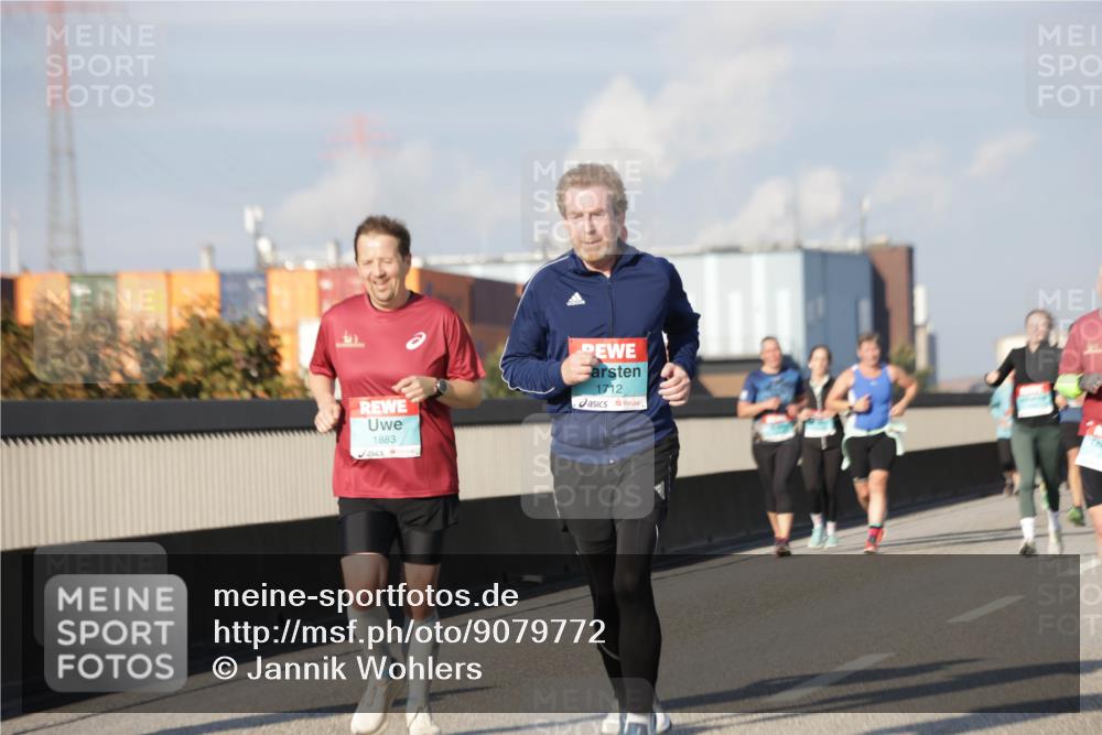 03.10.2025 - Köhlbrandbrückenlauf Jannik Wohlers http://msf.ph/oto/9079772 03.10.2025 10:01:40 Position 3 1883, 1712 meine-sportfotos.de