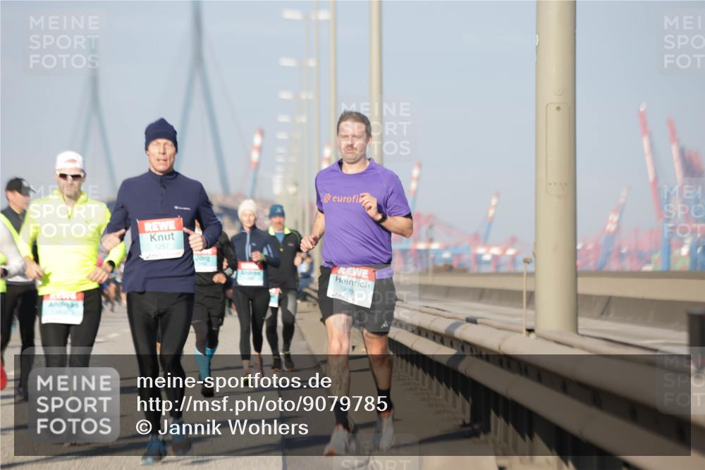 03.10.2025 - Köhlbrandbrückenlauf Jannik Wohlers http://msf.ph/oto/9079785 03.10.2025 09:53:41 Position 3 1257, 8, 2990 meine-sportfotos.de