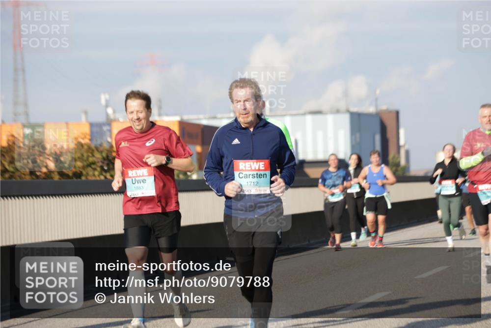 03.10.2025 - Köhlbrandbrückenlauf Jannik Wohlers http://msf.ph/oto/9079788 03.10.2025 10:01:40 Position 3 1883, 1712 meine-sportfotos.de