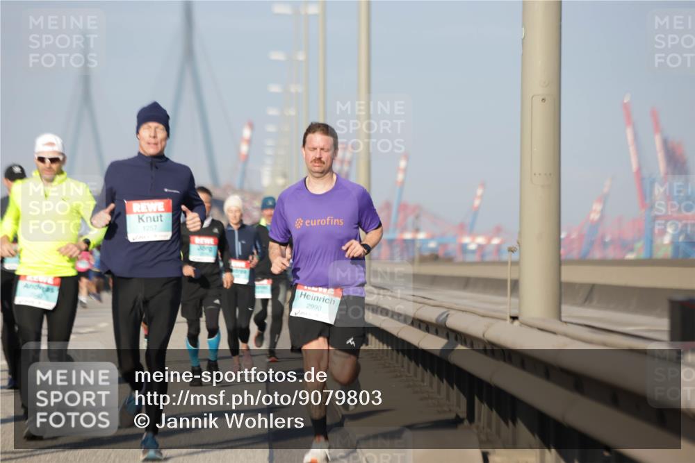 03.10.2025 - Köhlbrandbrückenlauf Jannik Wohlers http://msf.ph/oto/9079803 03.10.2025 09:53:41 Position 3 1257, 36, 2990 meine-sportfotos.de